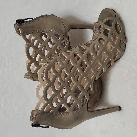 VINCE CAMUTO Open toe ankle booties shoes 6.5M (Ss28) - Picture 3 of 8